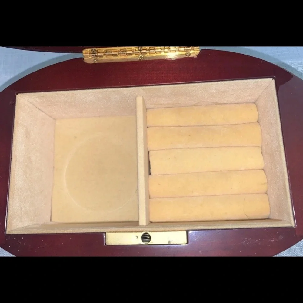 🎯 NEW Oval Cherry Wood Jewelry Box NWOT